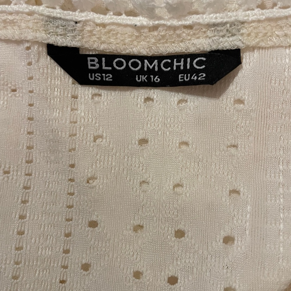 BloomChic Cream Relaxed‎ Ruffled Tunic - Picture 7 of 8
